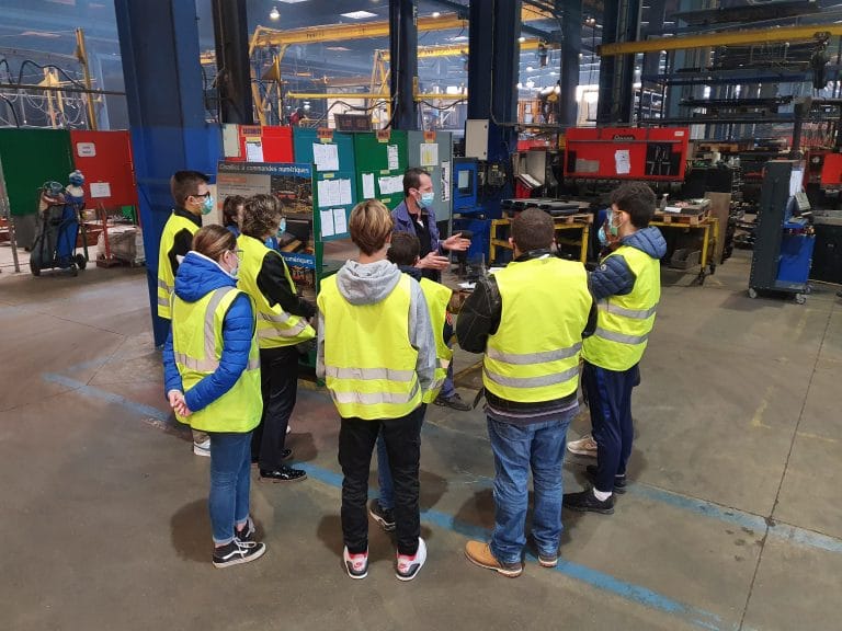 Visite d’usine pour les enfants de salariés Rolland